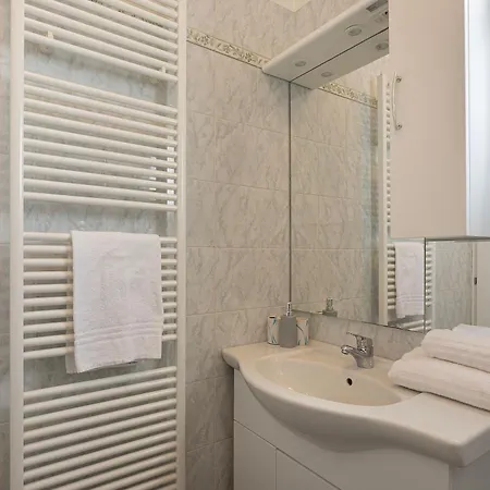 Nide House Apartment *