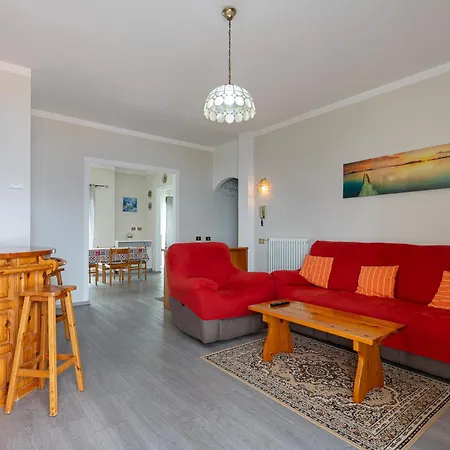 Apartment Nide House